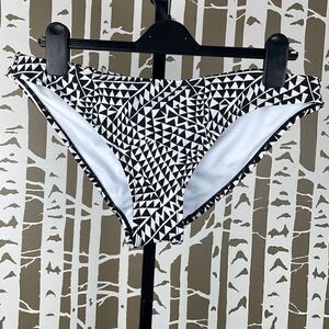NEW Xhilaration Black White Geometric Print Cheeky Bikini Bottom XL